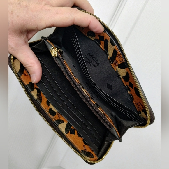 MCM Wallet Limited Edition - Picture 8 of 12